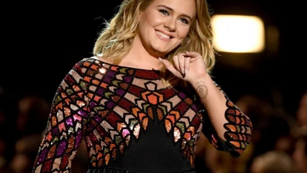 Отслабналата Адел е неузнаваема (снимки)