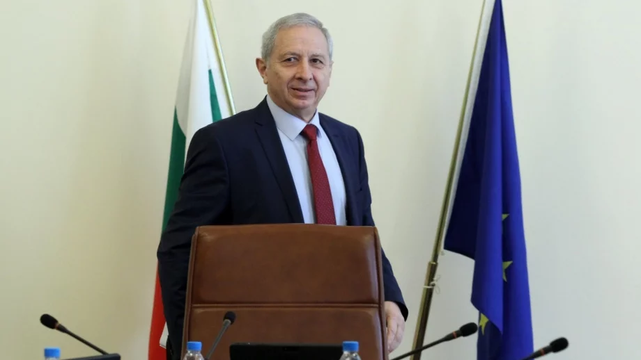 Герджиков даде седмица срок на финансовия министър да каже дали ще има великденски надбавки