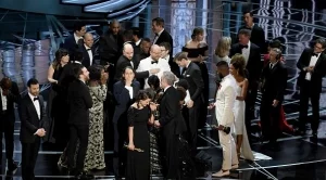 Интернет полудя по реакцията на Мерил Стрийп след грандиозния гаф на "Оскар"-ите