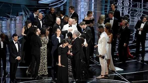 Интернет полудя по реакцията на Мерил Стрийп след грандиозния гаф на "Оскар"-ите