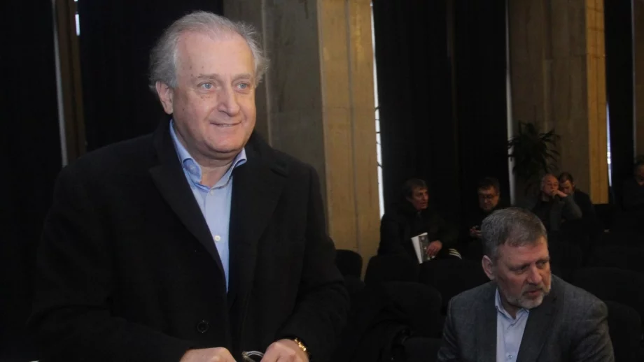 Собственикът на "Виваком" вече притежава и Telecom Albania