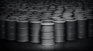 Петролът се отдръпна от тригодишния си връх 