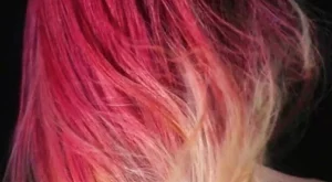 Първата боя за коса, която се променя според средата