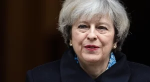 Мей засилва търговските връзки с Китай заради Brexit 