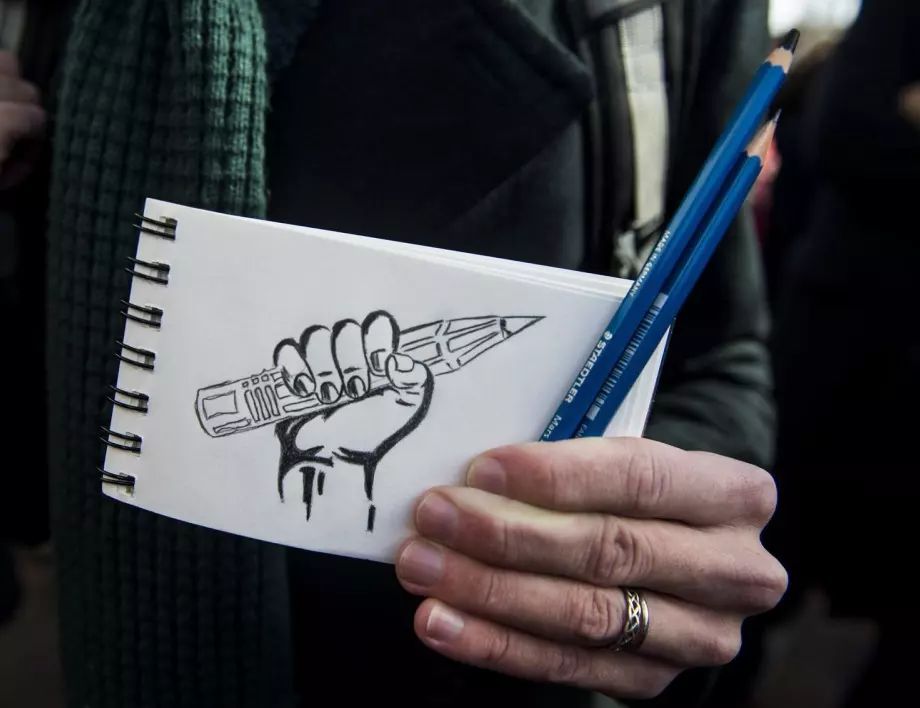 „Шарли Ебдо“ ще отпечата отново карикатурите, които предизвикаха терористичен акт