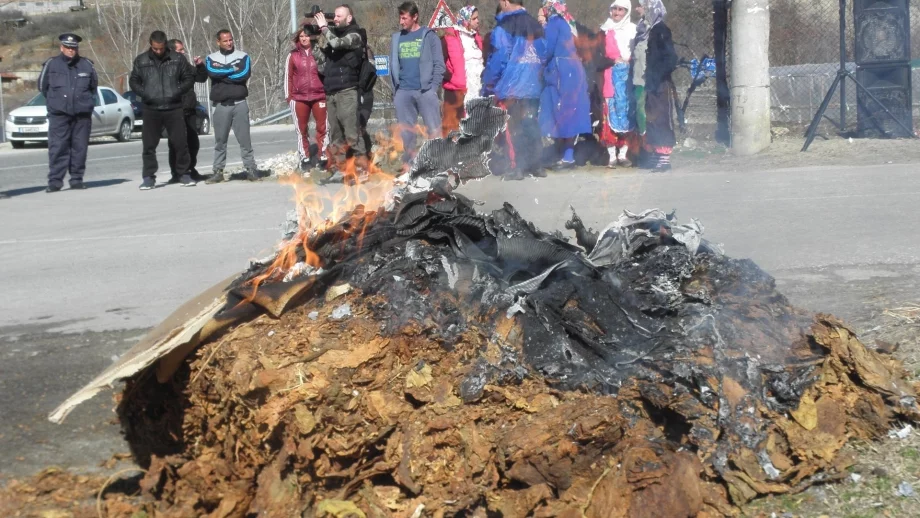 Протестиращите тютюнджии ще се срещнат с властта, но остават в стачна готовност