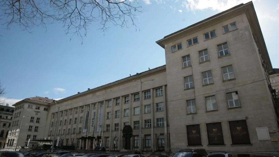 Васил Божков купи Телефонната палата, ще я прави музей 