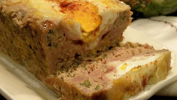 Месно руло с бекон, кашкавал и яйце