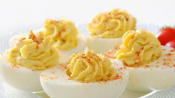 Класически пълнени яйца от Кристи Тайген