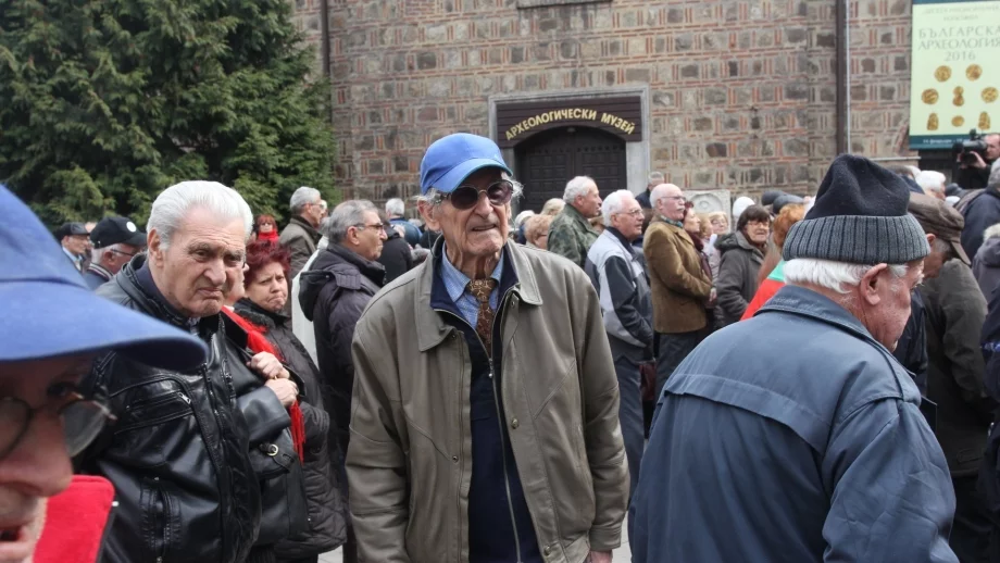 Увеличават се хората, които се пенсионират година по-рано