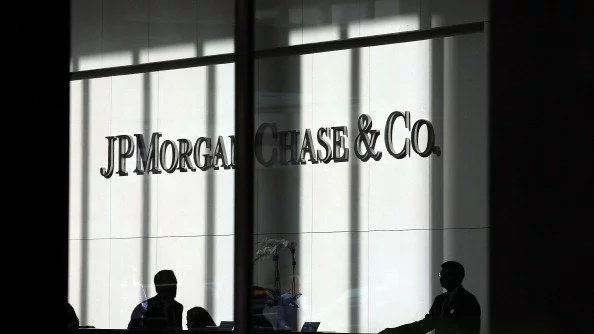 JPMorgan използва изкуствен интелект, спестяващ 360 000 часа труд