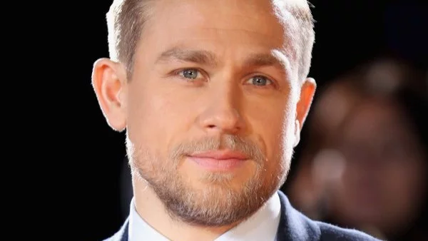 Чарли Хънам поддържа форма със секс