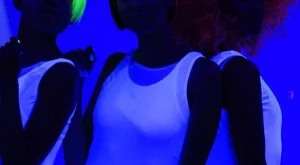 Неонови бои за коси вече и у нас