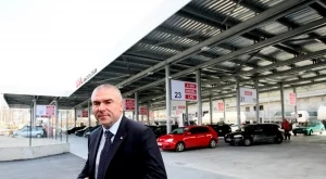 Огромни опашки на бензиностанцията на Марешки, но запазват ли се цените ниски?