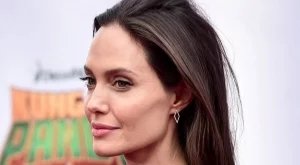 Джоли: Oпитвам се да бъда образцова домакиня