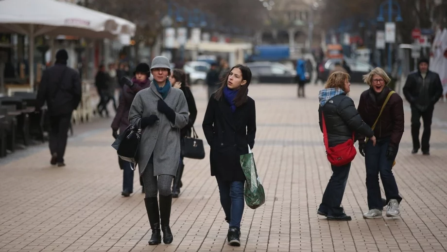 Жените в България живеят 7 години повече от мъжете