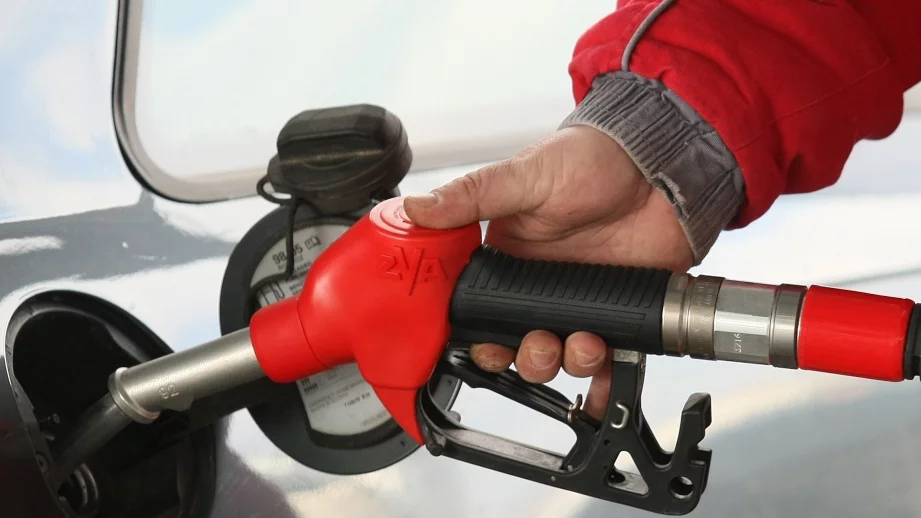 Защо тази година няма сезонно поскъпване на горивата?