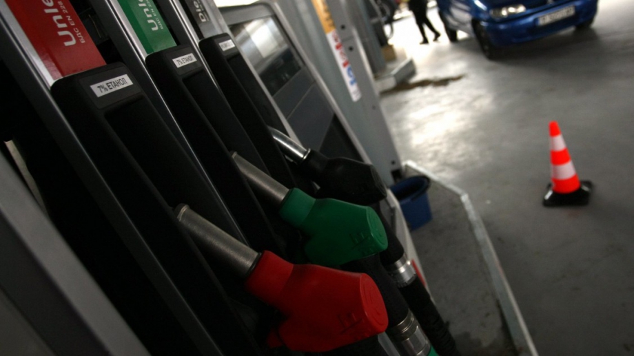 Бензинът и дизелът ще поскъпнат до 2 40 2 45 лв за литър