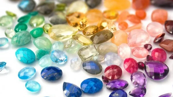 Какви камъни да носите според зодията си
