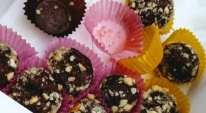 Веган лешникови бонбони