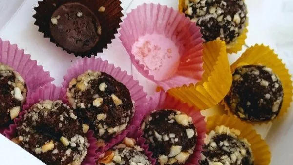 Веган лешникови бонбони