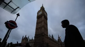 Увеличават се европейците, които напускат Великобритания 