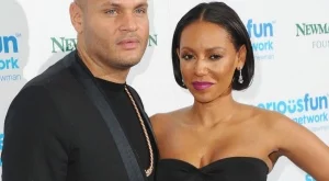 Мел Би се развежда