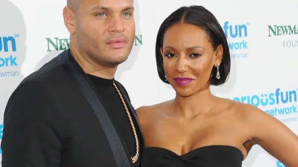 Мел Би се развежда