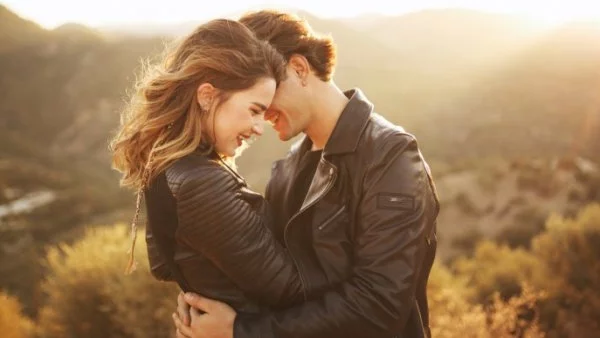 ТАБЛИЦА: Съвместими ли сте в любовта според зодията?