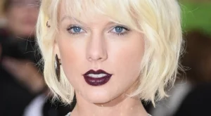 Тейлър Суифт осъди ди джей за опипване