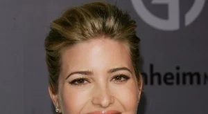 Иванка Тръмп се появи с рокля на Бекъм за 35 долара