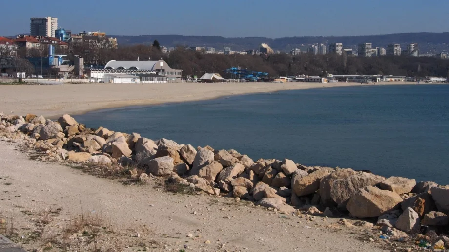 От 1 юни по плажовете във Варна ще има медицински екипи 