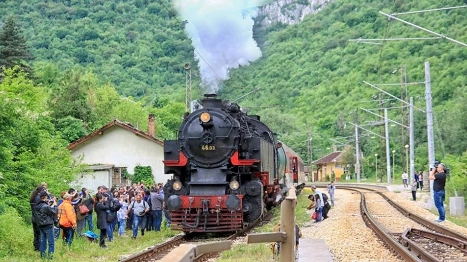 Парният локомотив Баба Меца ще пътува за Лазаровден и Цветница