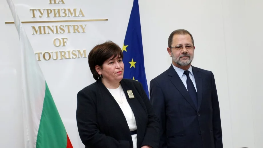 Чуждестранните туристи масово избират скъпите хотели у нас, Бургас бие Варна по места за настаняване