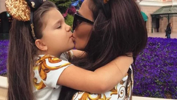 Николета заведе Никол в Дисниленд за рождения й ден