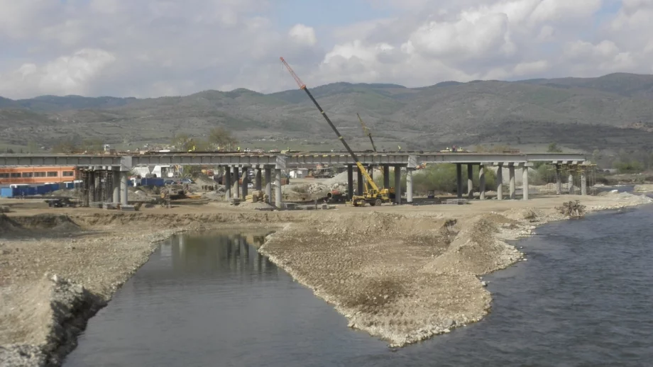 АПИ обяви как ще пази природата и вариантите за АМ Струма в Кресненското дефиле