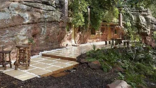 Да живееш в пещера на 250 млн. години