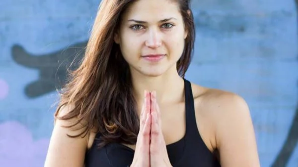Лаура Славов: Йога ти помага да се обърнеш навътре към себе си