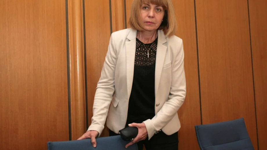 Фандъкова: Проблемите с топлата вода в столични квартали са заради аварии през зимата