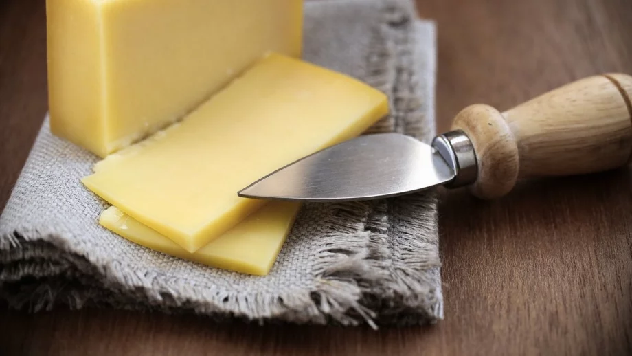 Бургаската НАП продава 16 тона немски салами и кашкавали