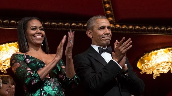 9 успели и богати хора споделят кои са любимите им сериали