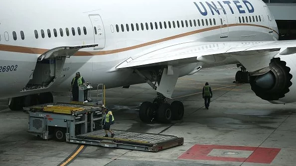 Авиокомпанията, която удари дъното 