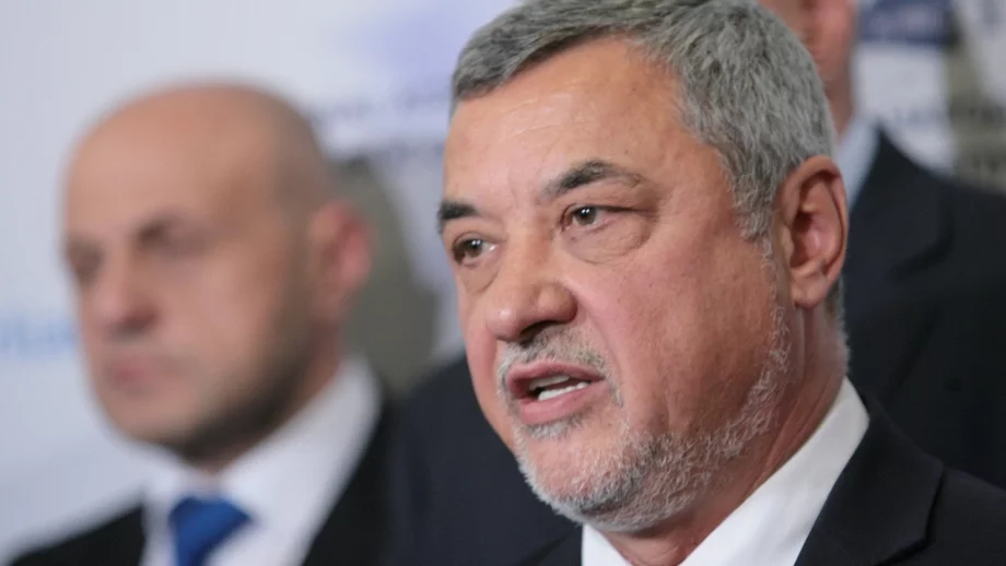 Симеонов не отговори дали икономическият министър е човек на Пеевски