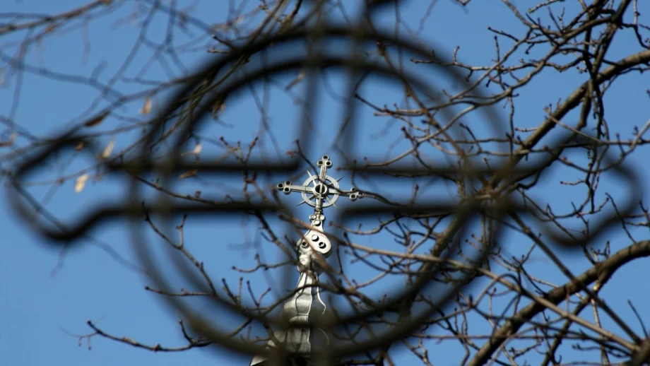 Ресорната комисия отхвърли вероизповеданията да се отчитат за даренията