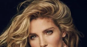 Елза Патаки рекламира линия за коса