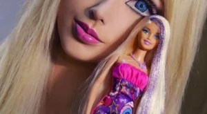 Ще се изненадате от живата Барби  без грим (снимки)
