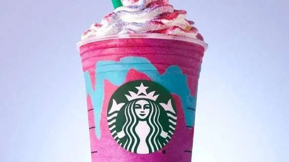 Модата на шарените храни и напитки превзе и Starbucks 