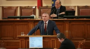 Димитър Главчев оглавява НС, Марешки ще е зам.-председател 