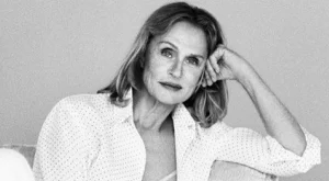 73-годишна актриса блесна в секси реклама на Calvin Klein