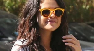 Любимите очила на Селена Гомес вече и у нас